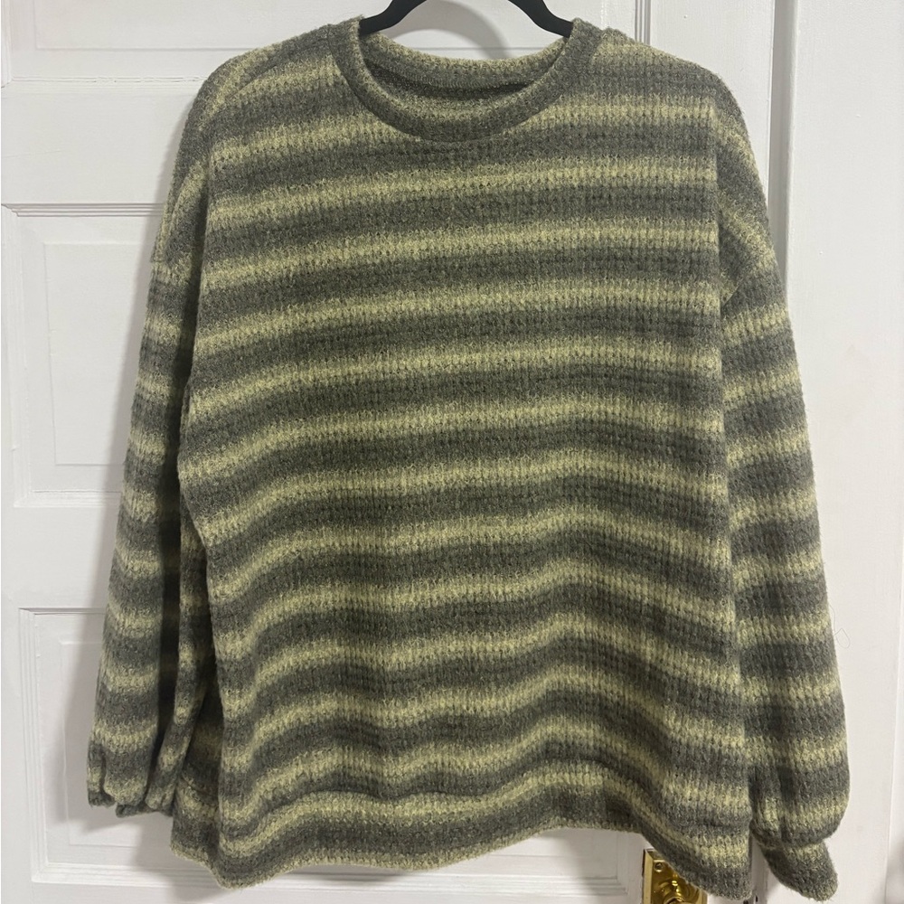SHEIN Gray and Green Crew Neck Sweater